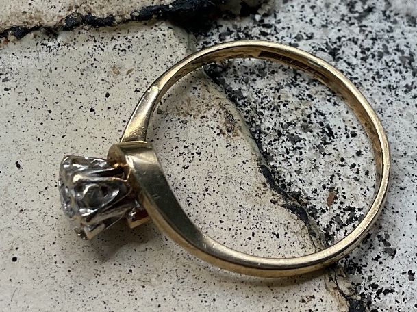 Bagues: Vintage 9ct Goldring mit Diamant – D'occasion à luzern par Alpendorf1 4