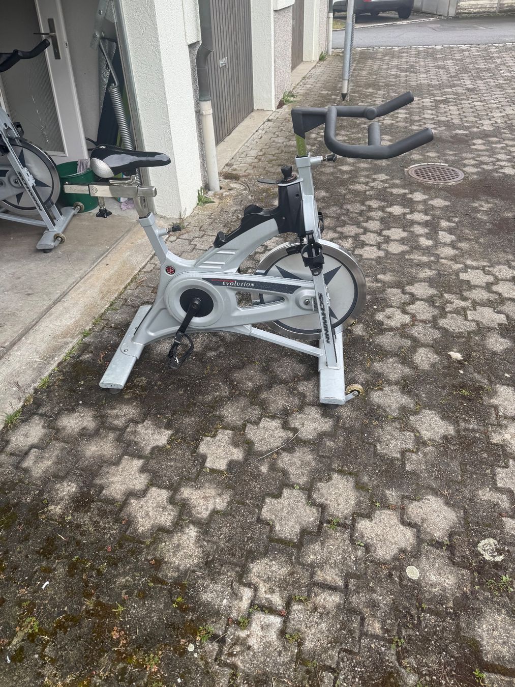 Schwinn Hometrainer: Schwinn Evolution Spinning Bike – Usato da St. Margrethen SG venduto da taf_alb