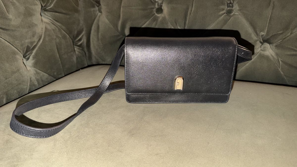 Furla Borse da donna: Furla Tasche Schwarz Leder – Usato da Bäriswil BE venduto da GIANINA265