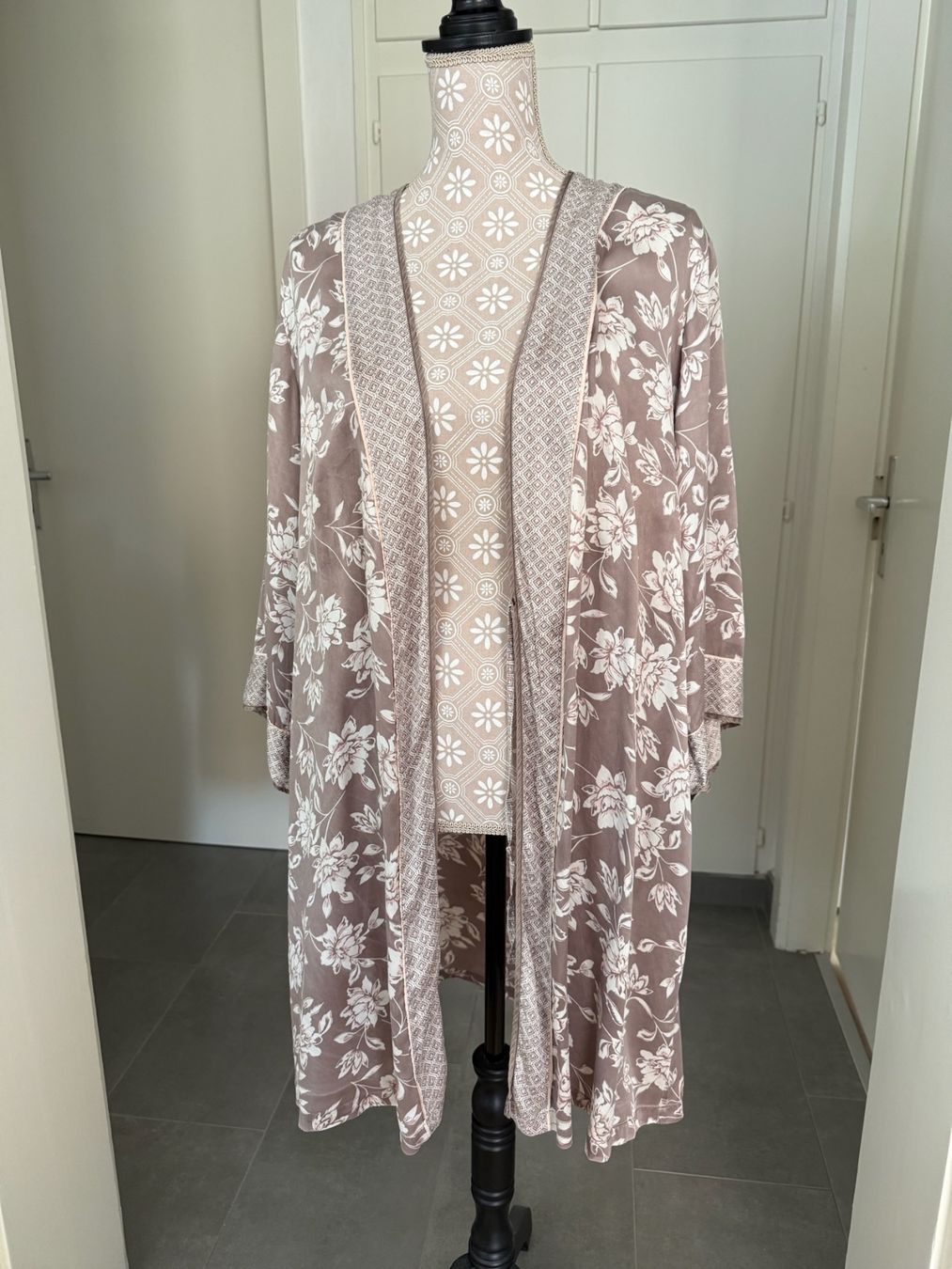 Kimono: Maddison - Kimono - Négligé -Déshabillé - M - Soie – Usato da Sion venduto da accroshoes 1