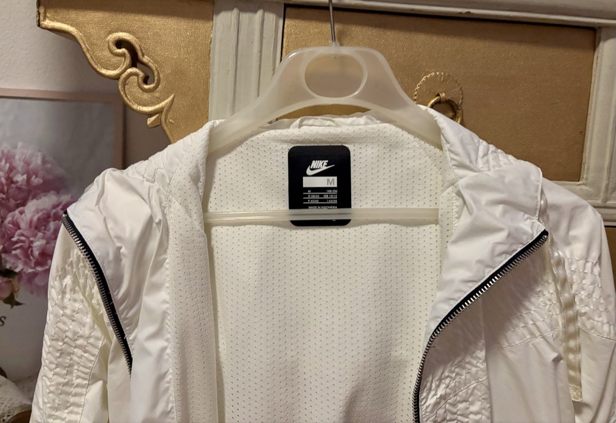 Nike Giacche: Nike Jacke, neuwertig, – Usato da Baden venduto da Tiffany6878 6