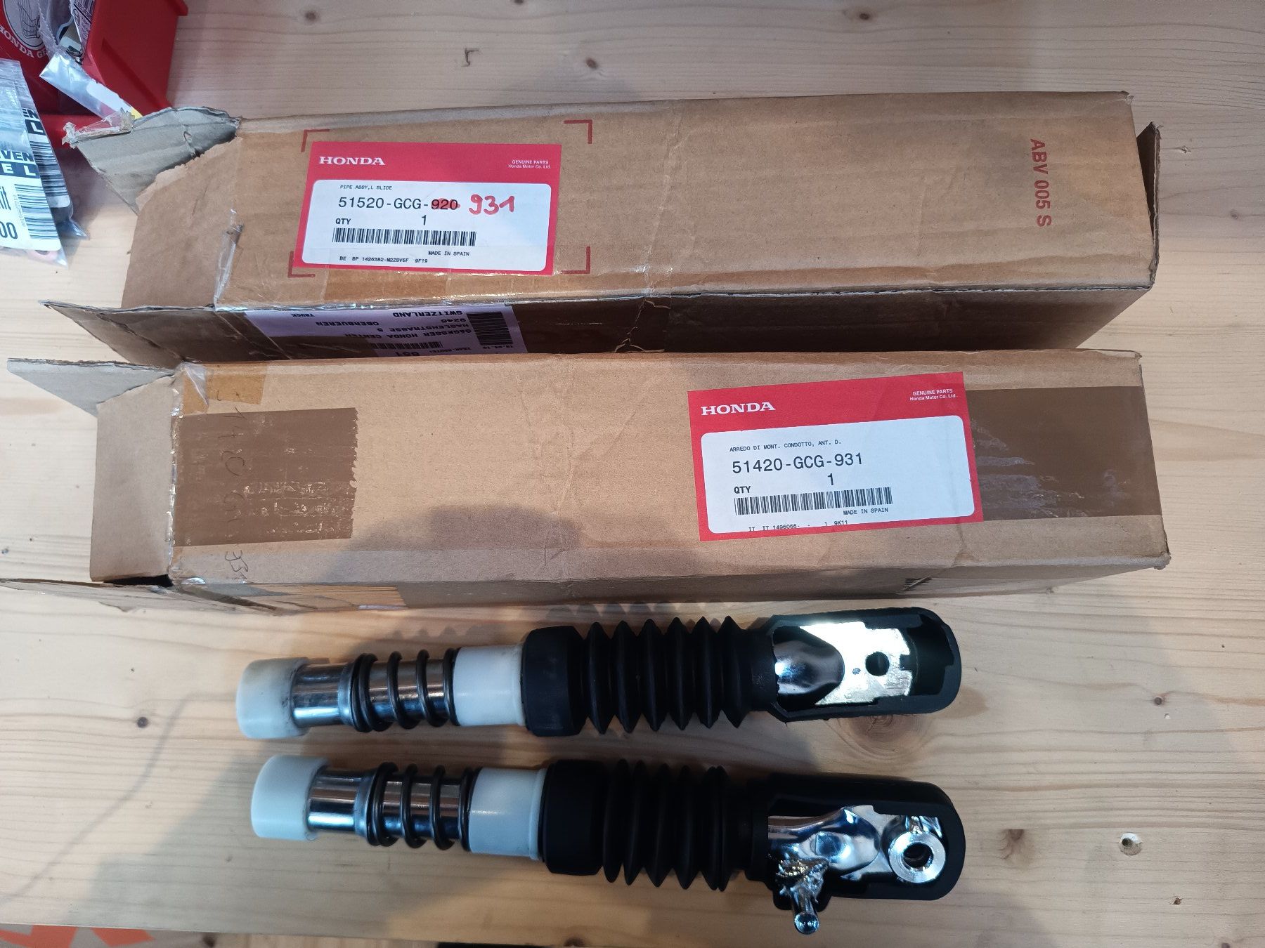 Honda Alle Motorradersatzteile: Honda SGX 50 Federungssatz – Neu und originalverpackt aus Buchs SG von ClassicGarageHauser