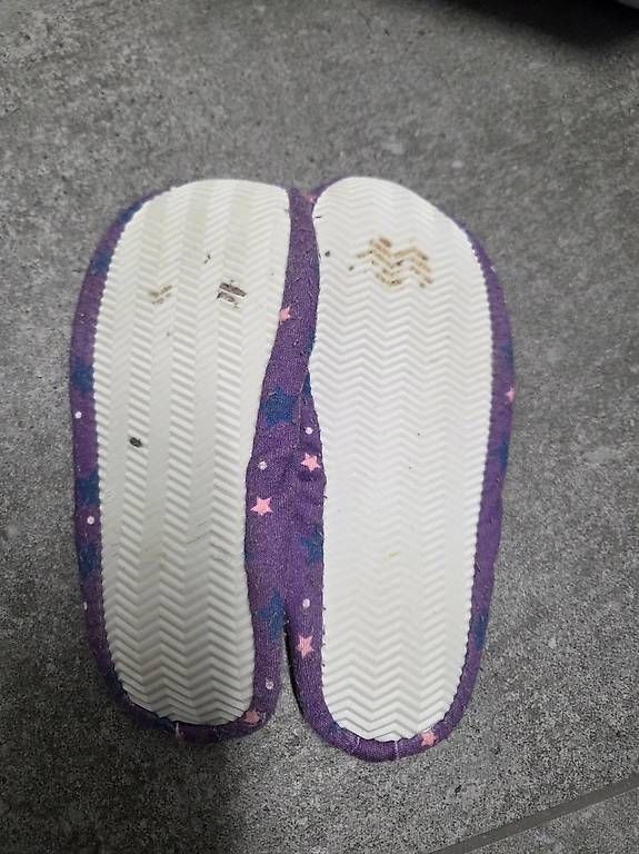 Scarpe per ragazzi: Turntäppeli Grösse 31 und 32 – Usato da Rieden SG venduto da Yogu 2