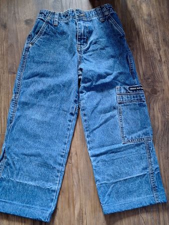 Coole Jeans für Jungs - Grösse 116 Top für den Frühling!
