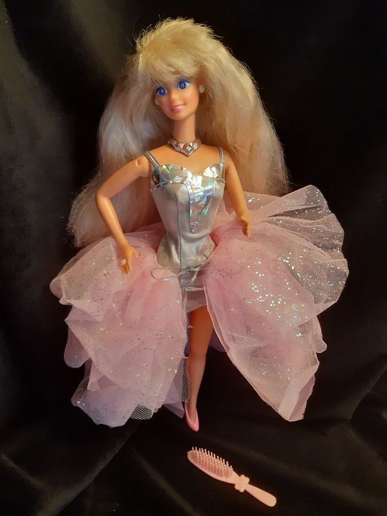 A-972 VINTAGE 1991 MATTEL BARBIE SPARKLE EYES BARBIE IN ORIGINAL BOX
