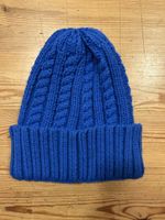 Blaue Strickmütze - Grösse M - Zopfmuster