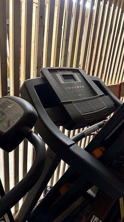 Hometrainer: NordicTrack Treadmill Laufband  – Usato da Leuggern venduto da jri_fqk6
