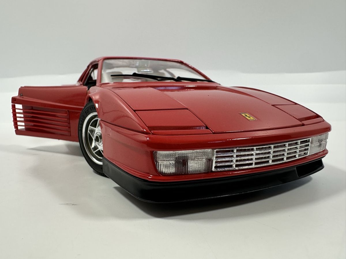 Bburago Modellautos: Ferrari Testarossa 1:18, rot, BBURAGO  – Gebraucht aus Zofingen von rf9_x2xt 9