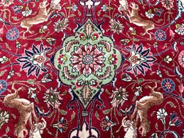 Edler antiker Tabriz in Übermaß – Seide & Korkwolle 445x394