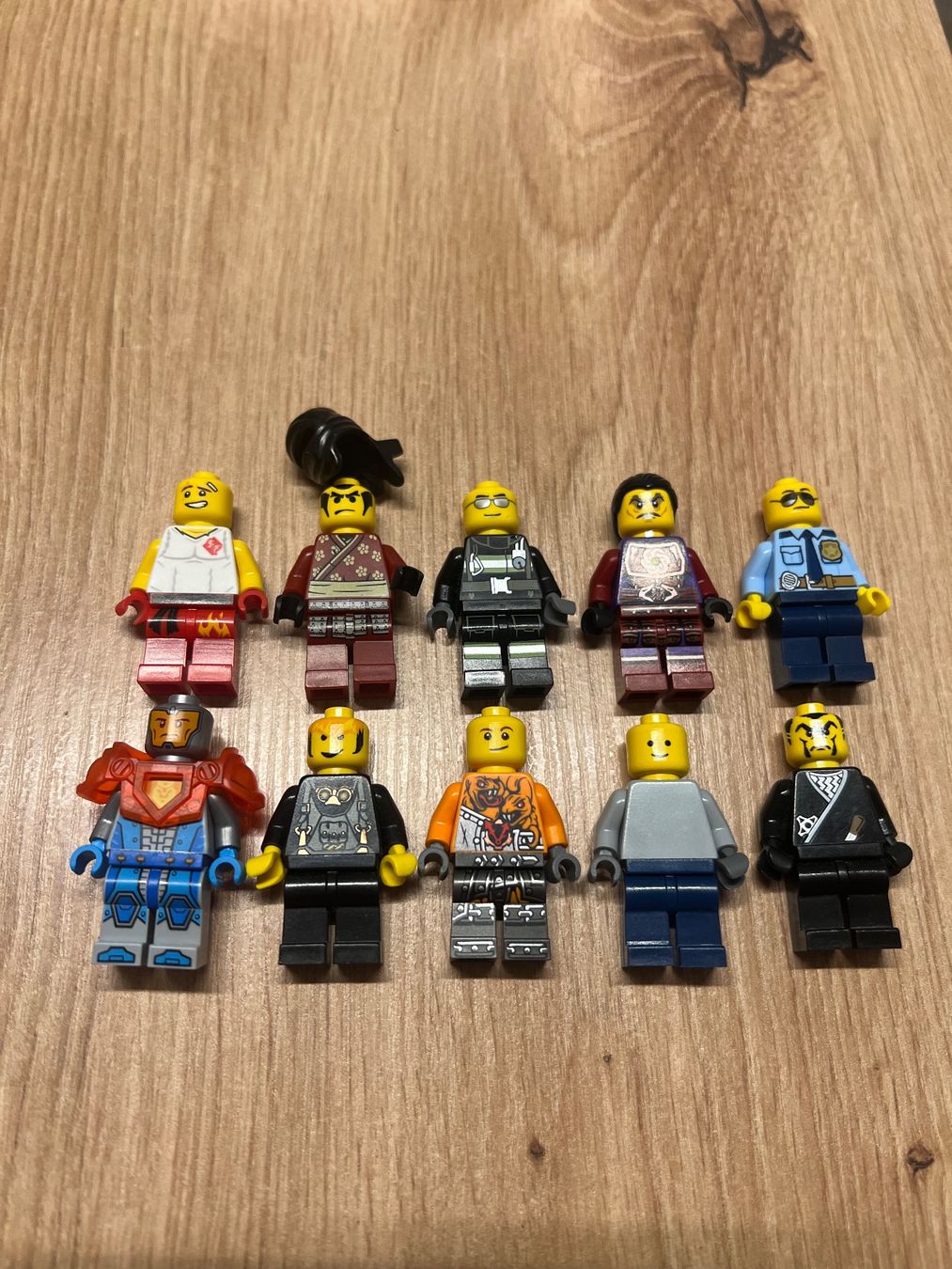 Lego Spielzeuge: Lego Figuren 10 Stk – Gebraucht aus Steffisburg von Mamschi
