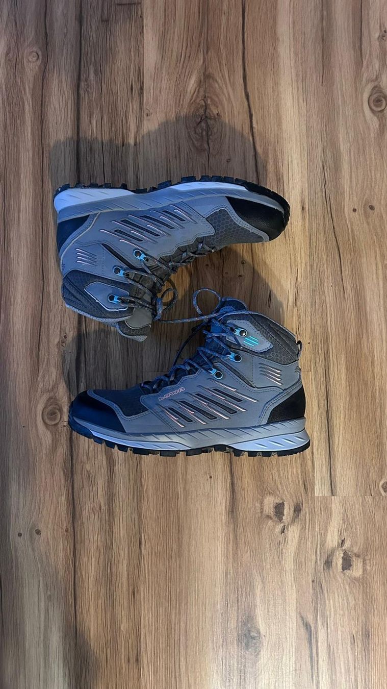 Lowa Scarpe da donna: Lowa Wanderschuh – Usato da Seengen venduto da nad_cn92