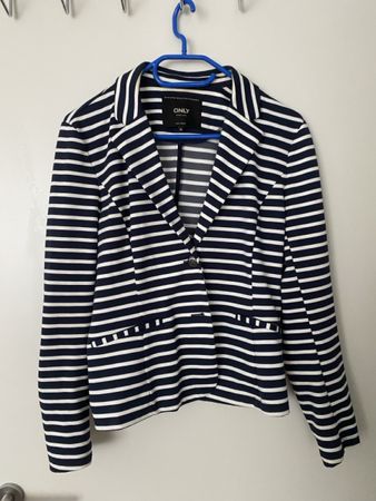 ONLY Blazer gestreift Grösse M. neuwertig