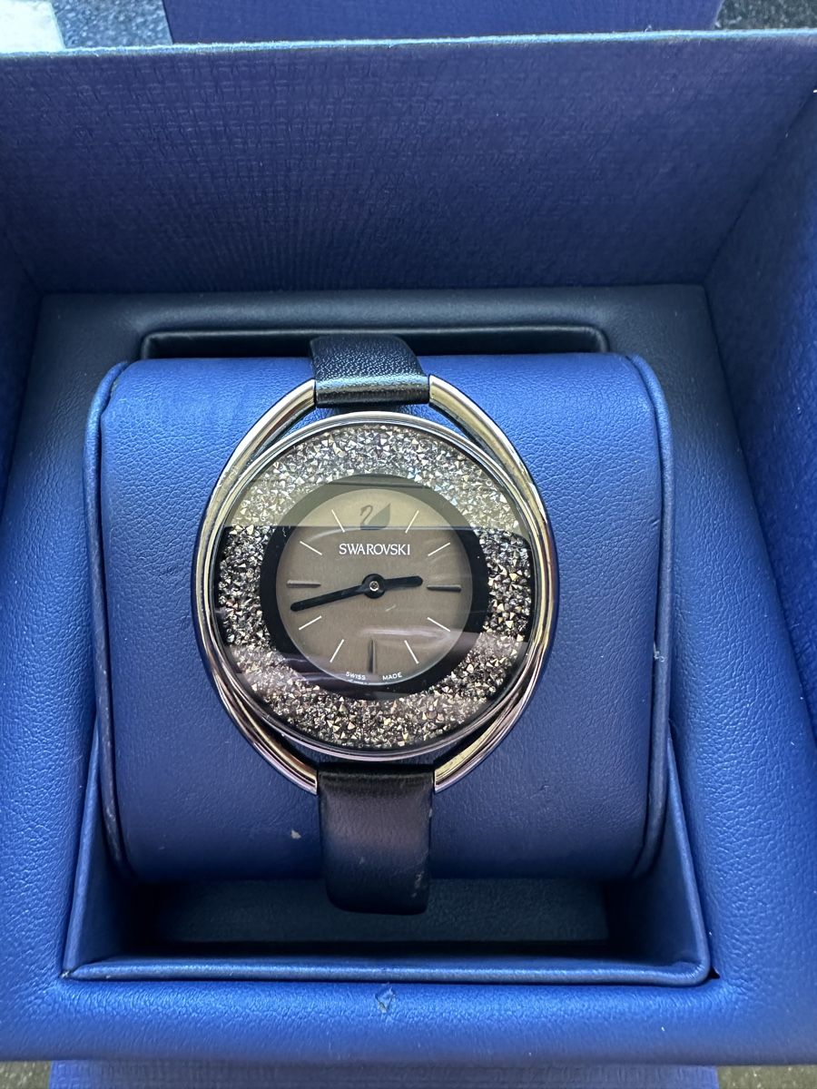 Swarovski Orologi: Swarovski Crystalline Oval Uhr – Usato da Bern venduto da Shininglove