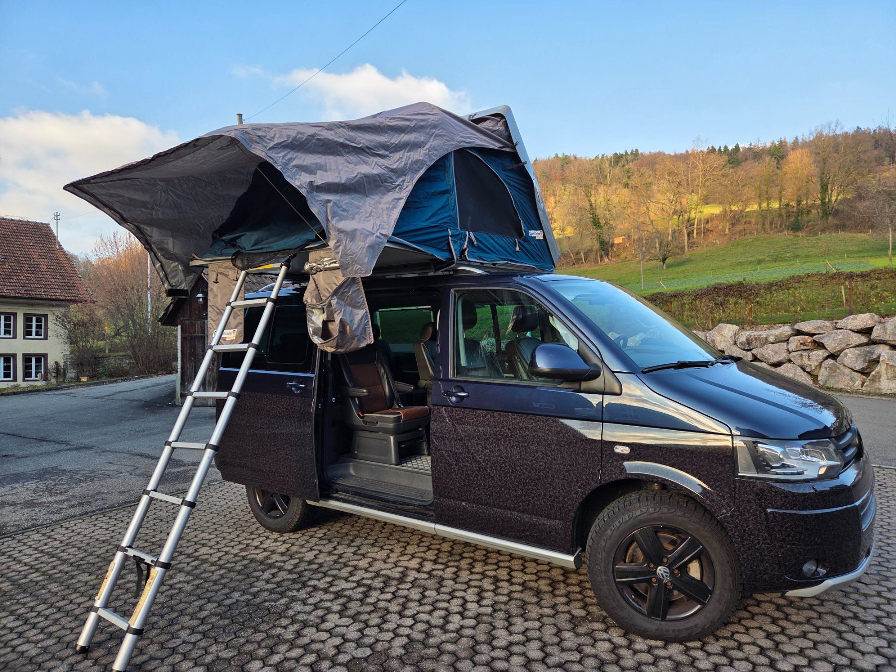 VW Veicoli da campeggio: VW T5 Multivan PanAmericana 4Motion Automat – Usato da Reinach AG venduto da GarageDenis 1
