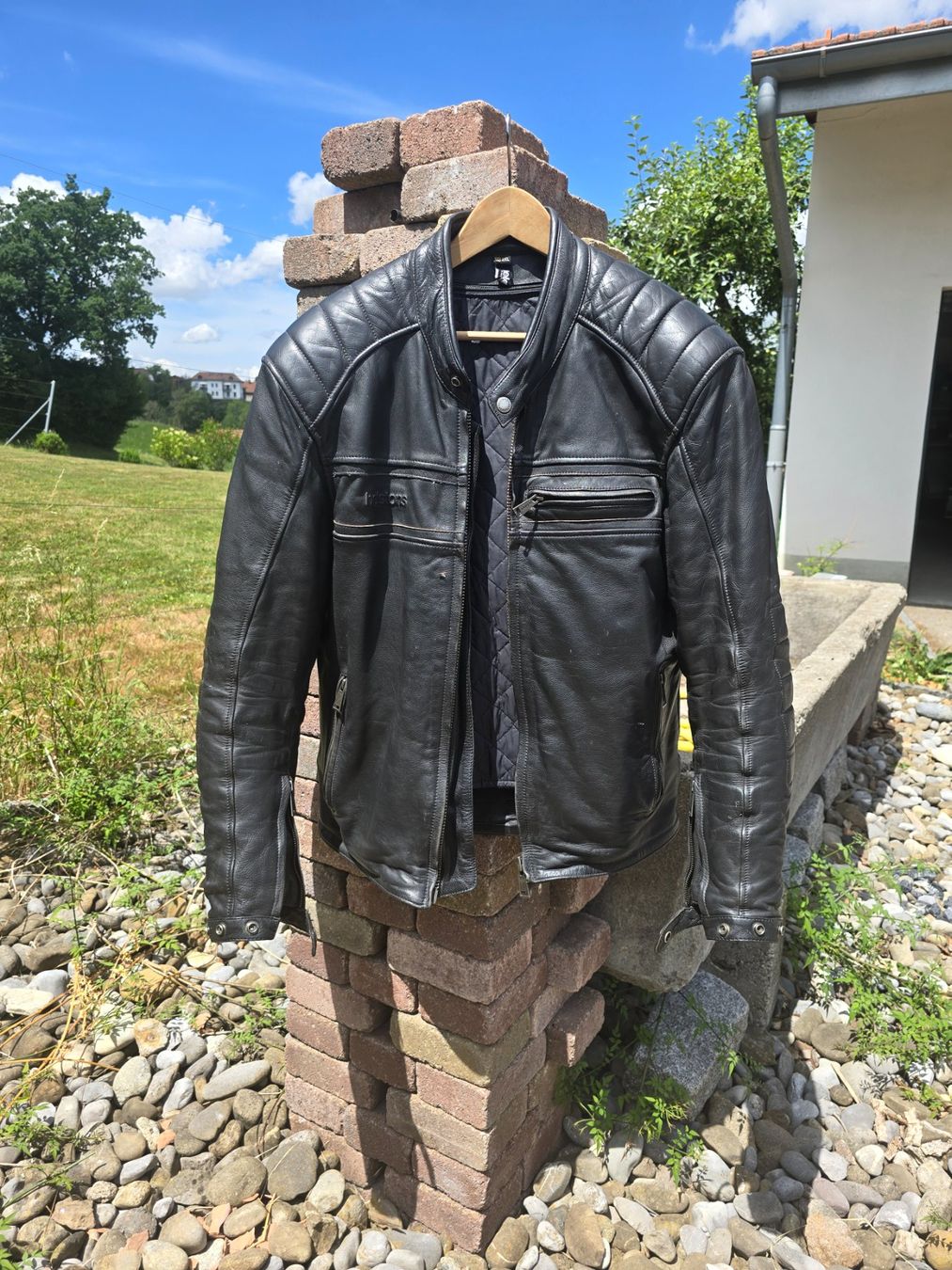 Vestes: Blouson moto Helstons cuir – D'occasion à Vaulruz par mat_88tg
