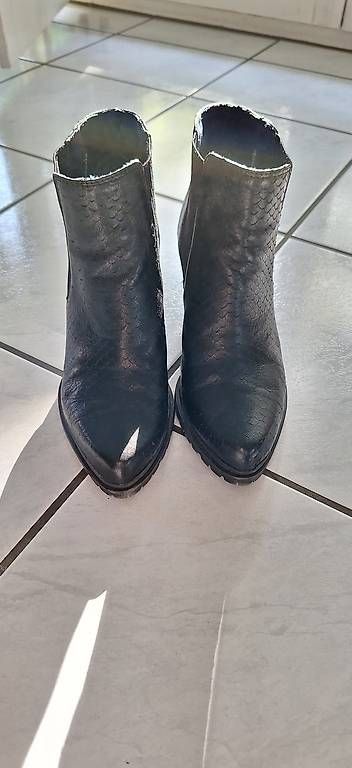 Scarpe da donna: Tamaris Stiefeletten schwarz Gr. 39 – Usato da Tägerig venduto da SandraLios