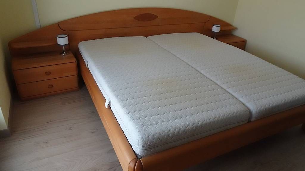 Letti: Komplettes, vollholz Schlafzimmer – Usato da Kaisten venduto da Cbunt 1