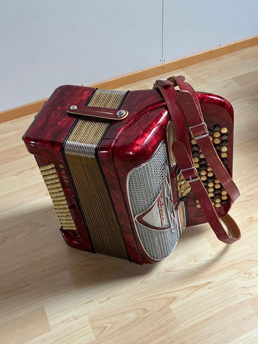 Hohner Strumenti musicali: Akkordeon  – Usato da Kriens venduto da hel_w9jk 1