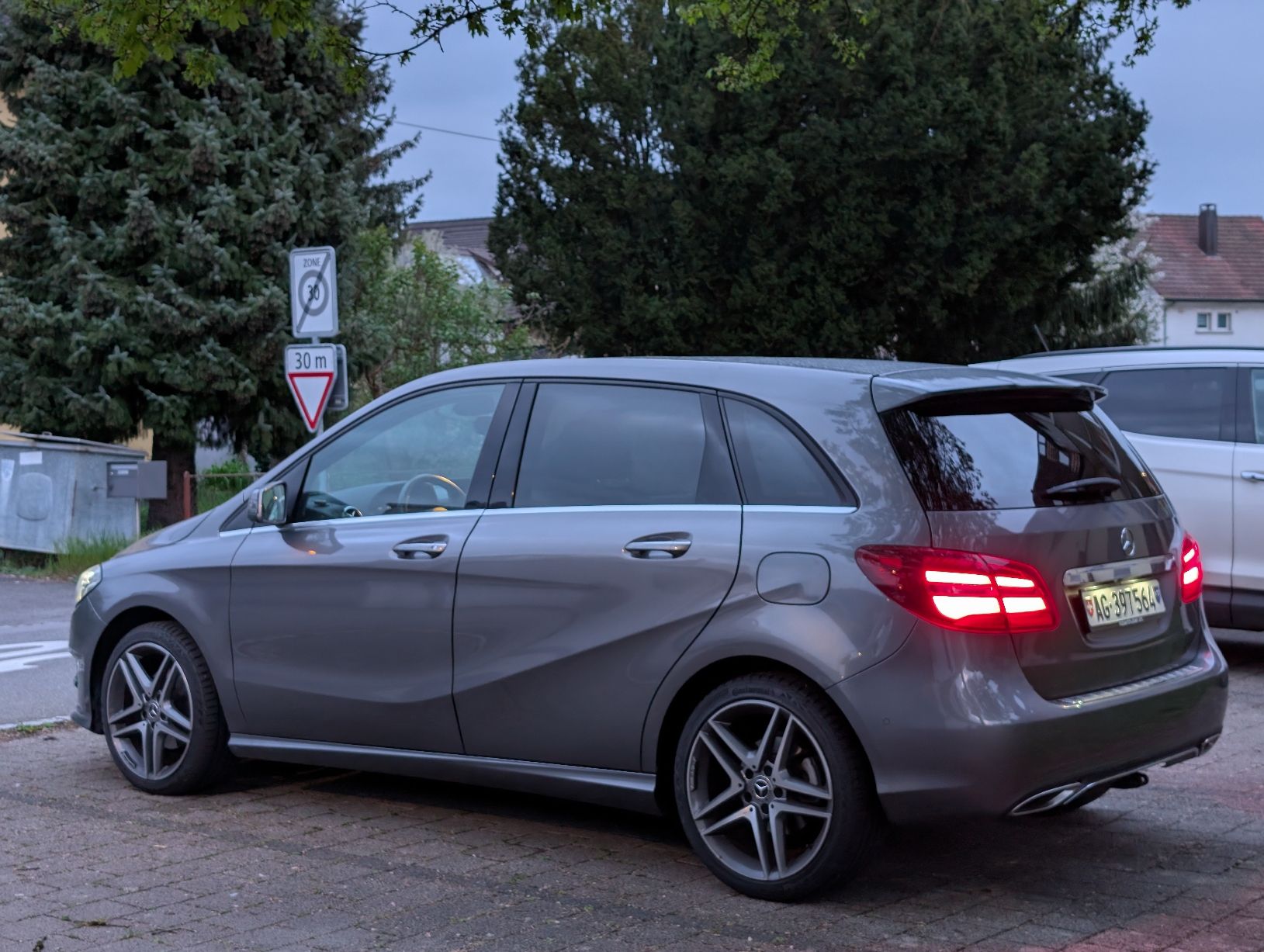 Mercedes-Benz Autos: Mercedes-Benz B 200d – Gebraucht aus Rupperswil von Murke2 5