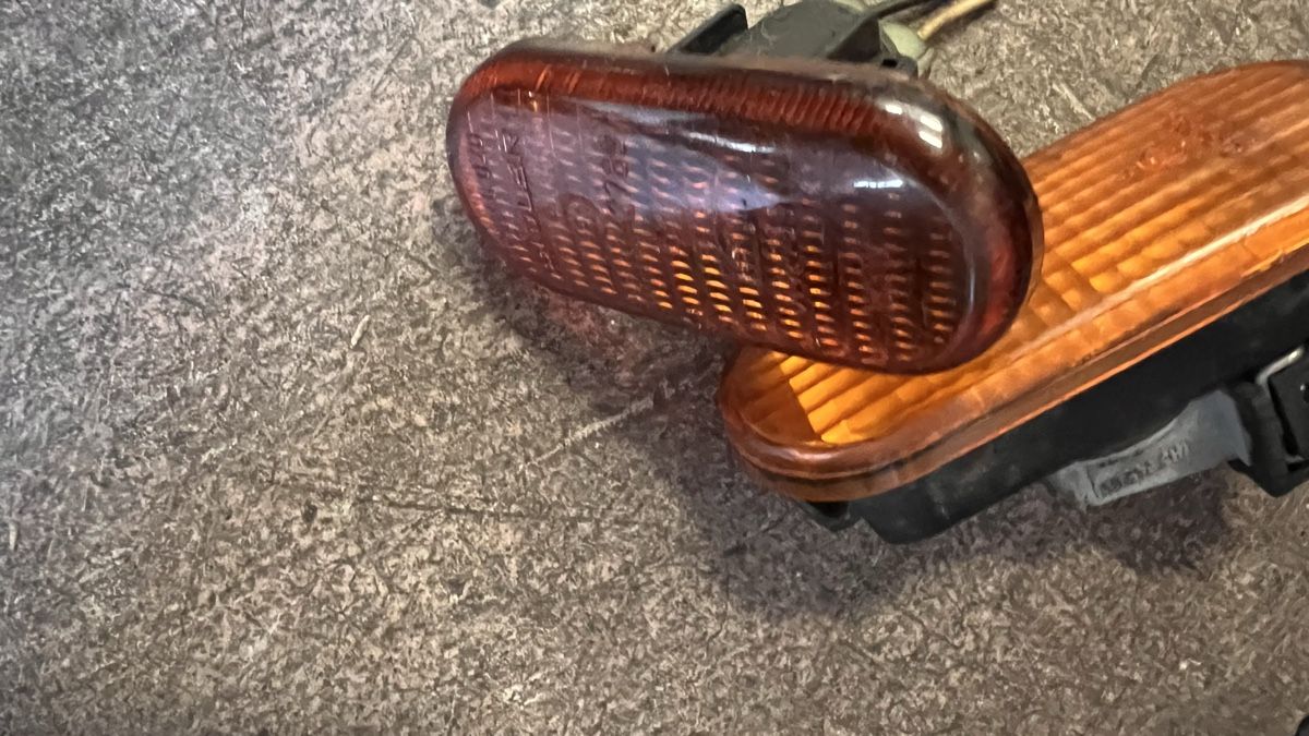 Alle Autoersatzteile: Blinker Oldtimer, orange, gebraucht – Gebraucht aus Schmerikon von Kneisel