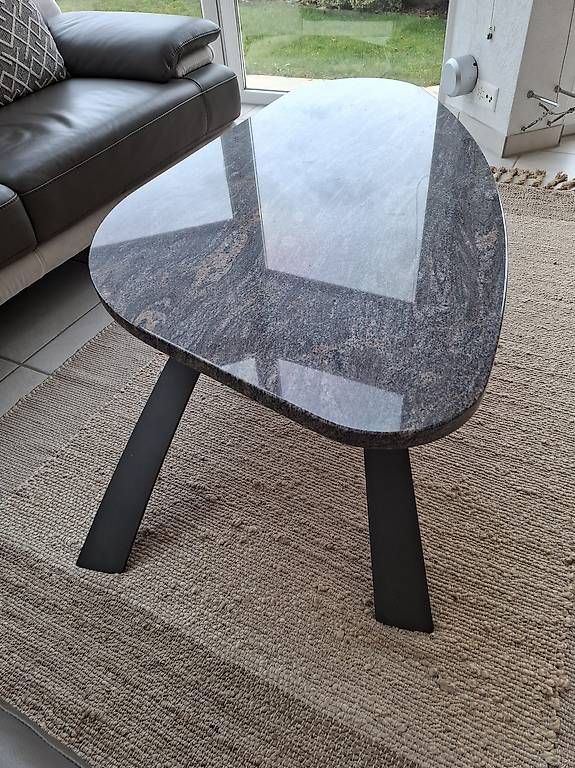 Tables: Magnifique table de salon en granit – D'occasion à Grone par Scorpion71