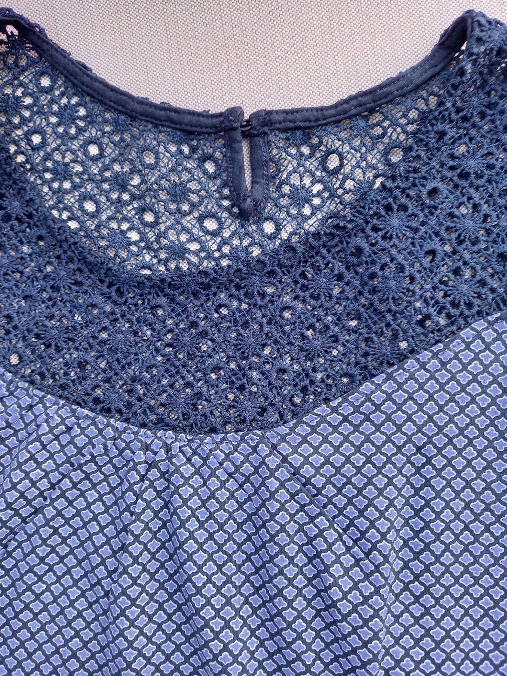 Top: Top, Blau mit Spitze, Grösse 40 Sommer – Usato da Ruschein venduto da dom_nbr2 1