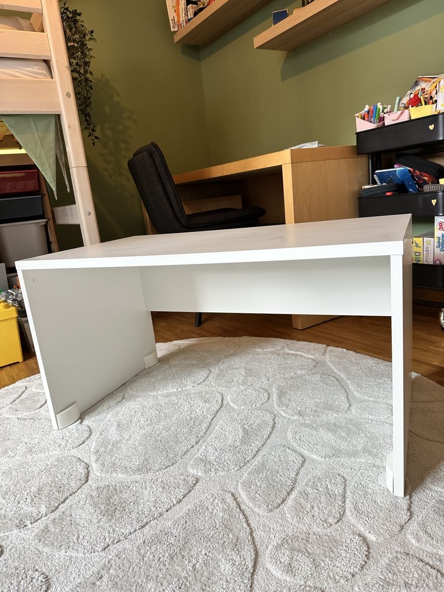 Schreibtische: Kindertisch weiss – Gebraucht aus Egg b. Zürich von noemi_st 1