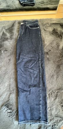 Hosen Jeans Loose Fit H&M Grösse 28/32 dunkelblau neu