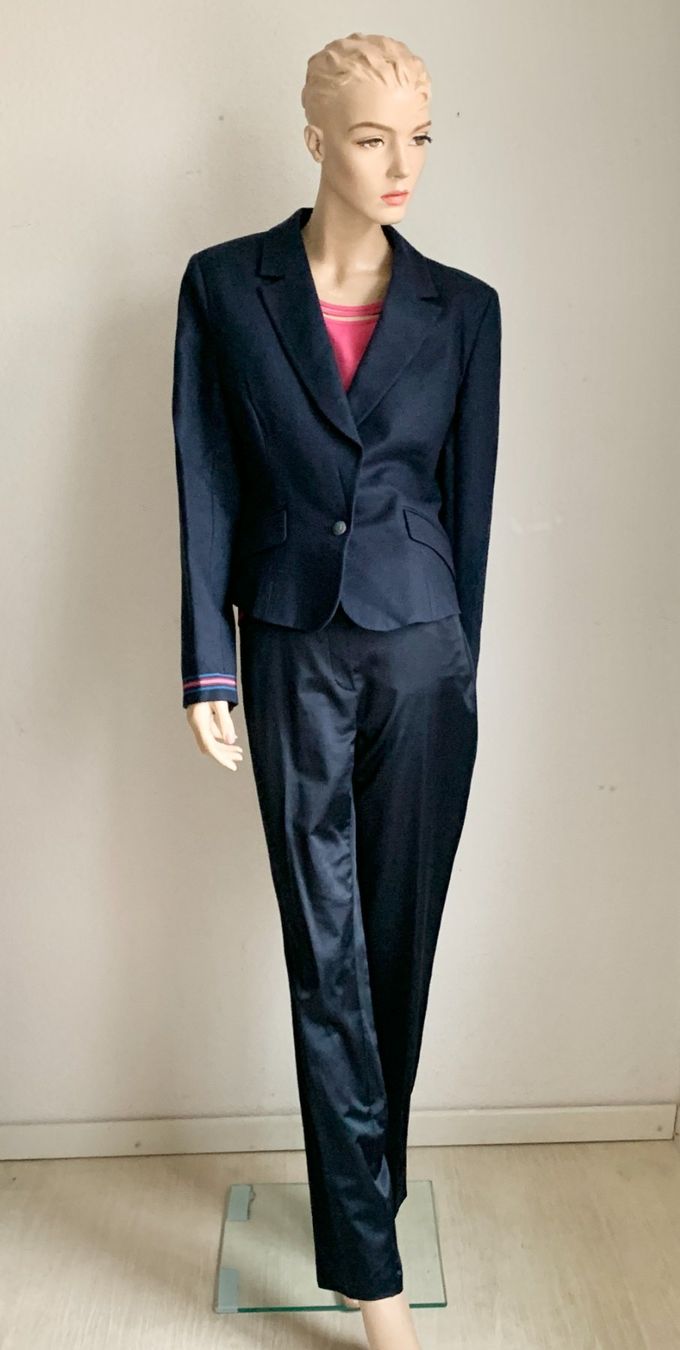 Lotti di vestiti: Kombination von Blazer Matthew Williamson / Hose / Top – Usato da Kloten venduto da Nephty 3