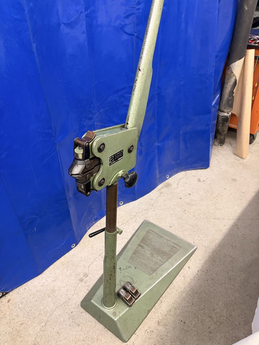 Eckold Tutte le macchine: Eckold HF 80 – Usato da Weinfelden venduto da Klebstreifen 2