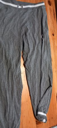 1 pantalon jogging