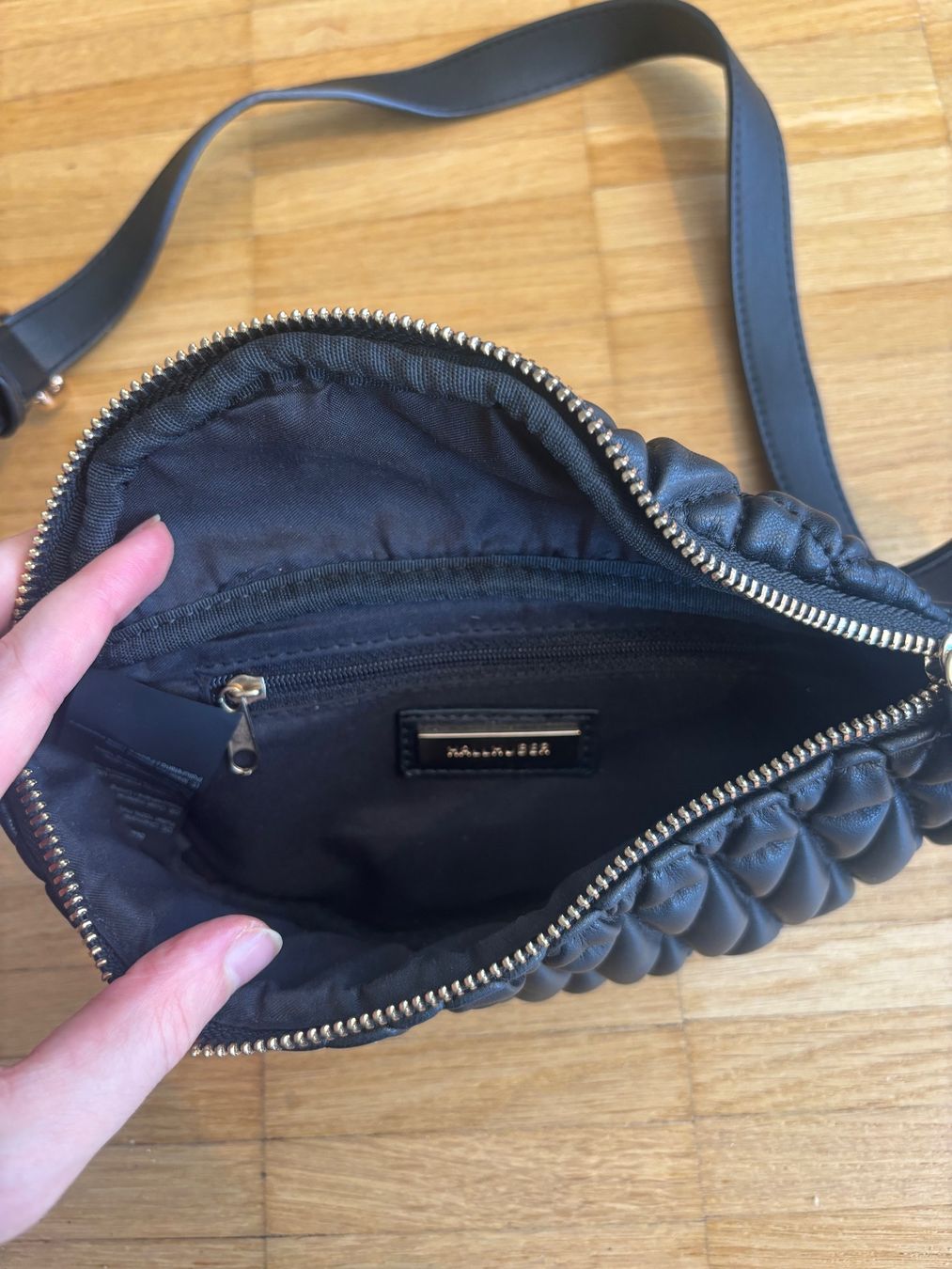 Hallhuber Sacs femmes: Hallhuber Gürteltasche in schwarz – D'occasion à Baden par van_k2dq 2