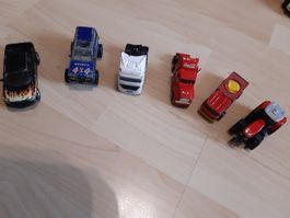 6 Fahrzeuge