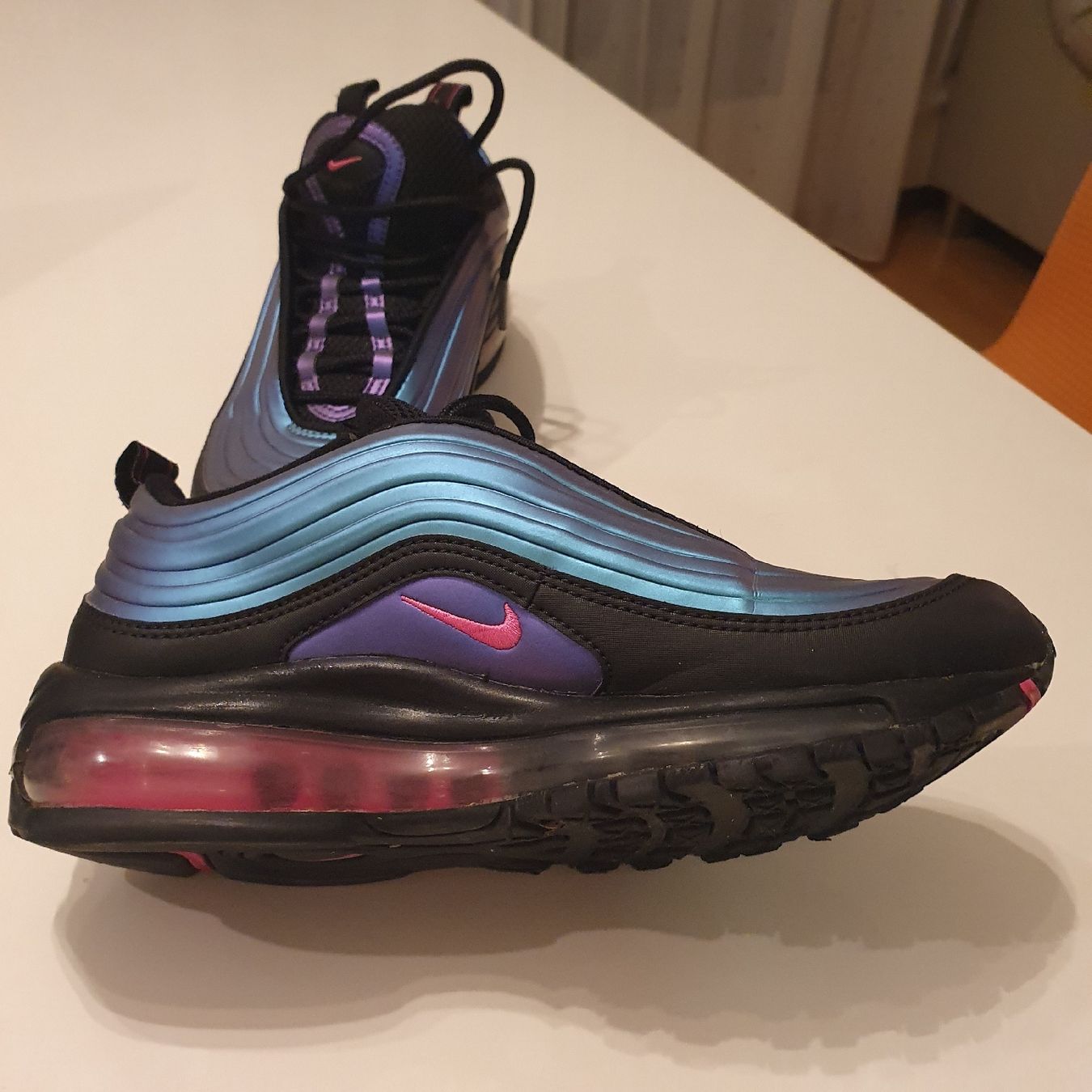 Nike Scarpe da donna: nike schuhe Damen air max 97 – Usato da Ittigen venduto da Bjaja 1