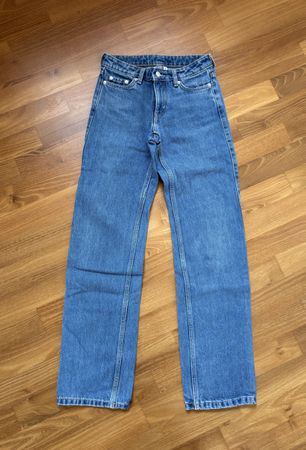 Jeans Weekday Modell Arrow blau guter Zustand Grösse 34