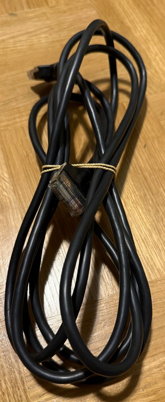 Cavi: Black Ethernet Cable - Reliable Connection for Your Home – Usato da Wald ZH venduto da Carloiten