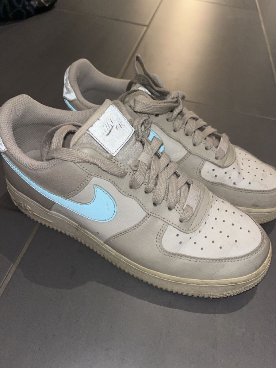 Nike Scarpe da uomo: Nike Air Force 1, Vintage Sneaker, Grösse 42 – Usato da Gysenstein venduto da happy_life_