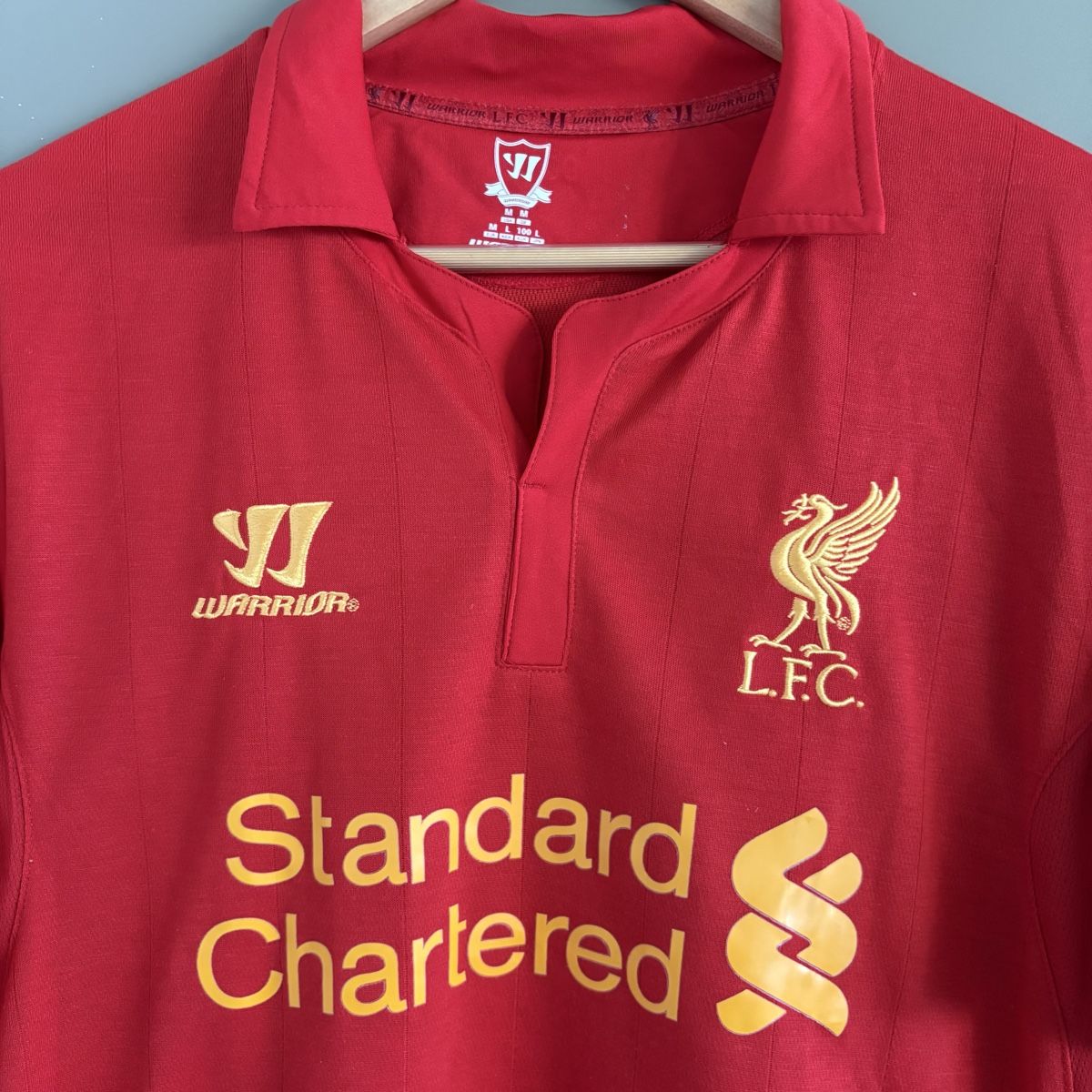 Liverpool Fc Canottiere & Pantaloni: Fc Liverpool Trikot Warrior Suarez – Usato da Winterthur venduto da LaBodega 1