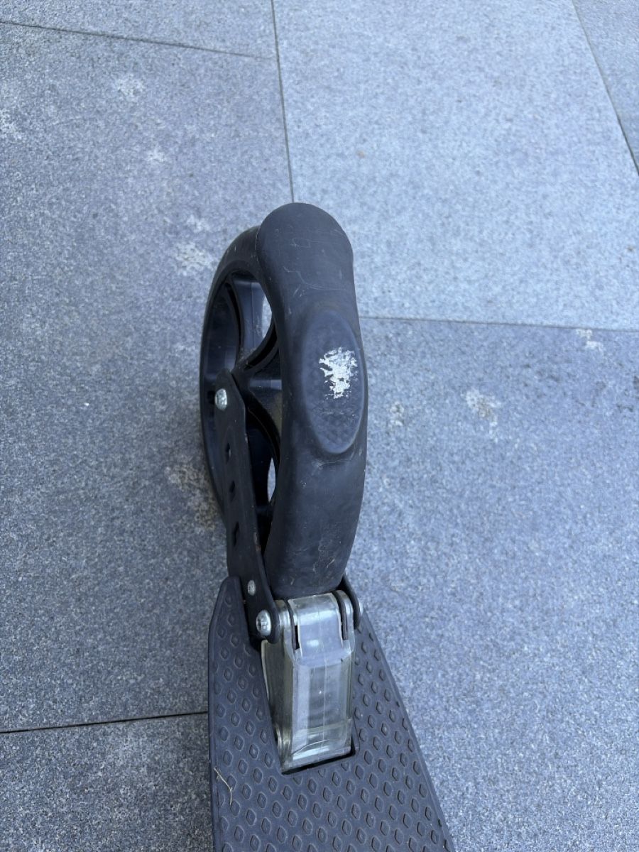 Kickboard: Crane micro Scooter, Tretroller faltbar schwarz – Usato da Hägglingen venduto da Enikolaus 1