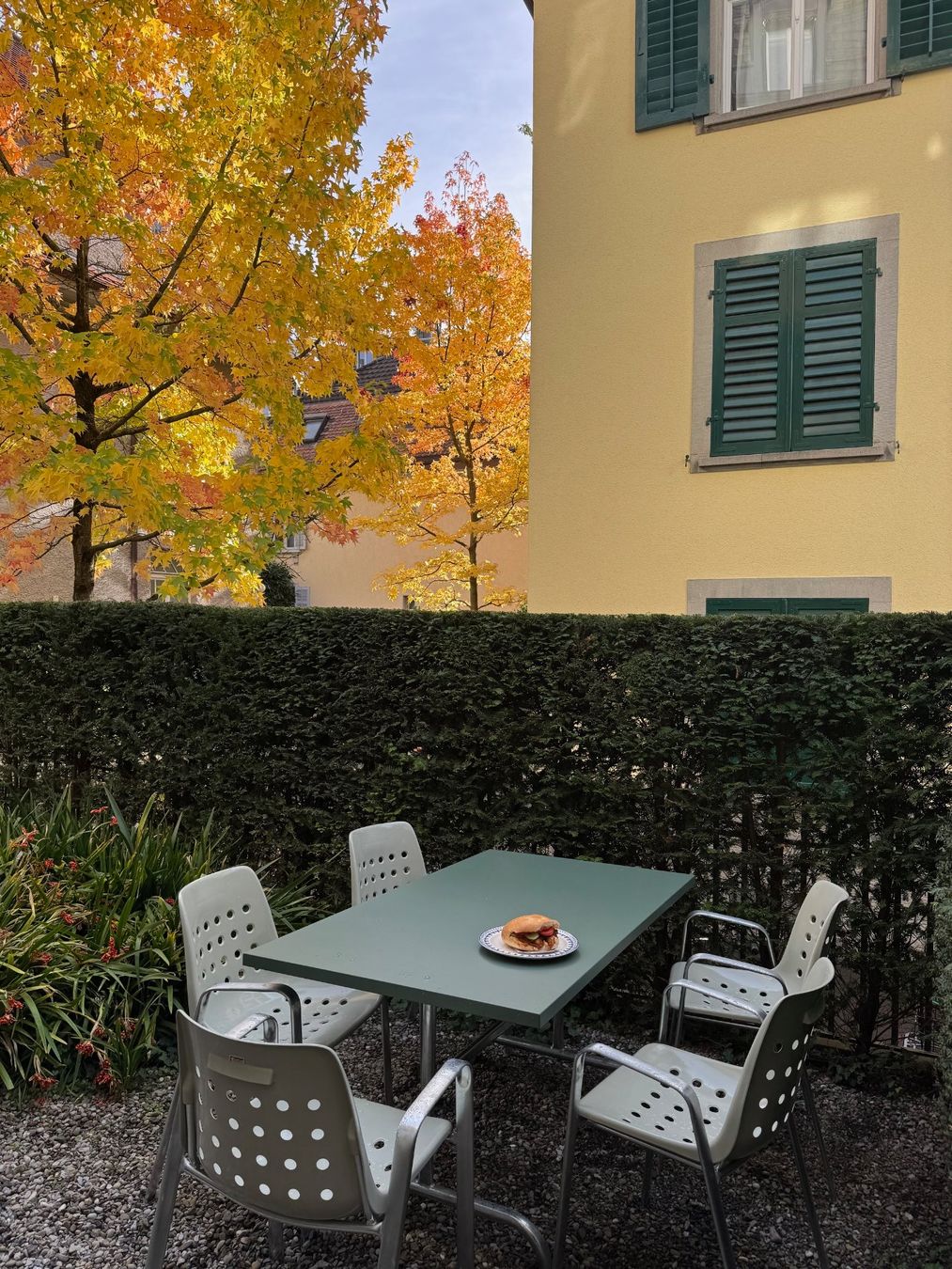 Schaffner Tavoli: Schaffner Säntis Gartentisch Thymiangrün 140 x 80cm – Usato da Zürich venduto da 1volino 1