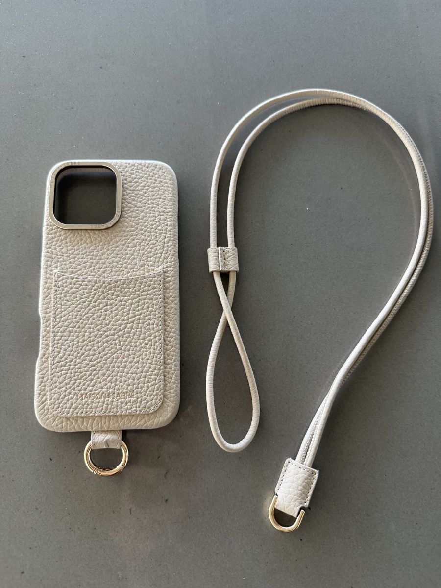 Apple Cover & Protezioni schermo: Maison de Sabré iPhone 16 Pro Max Hülle mit Band, beige. – Usato da Ottenbach venduto da Suni_82 5