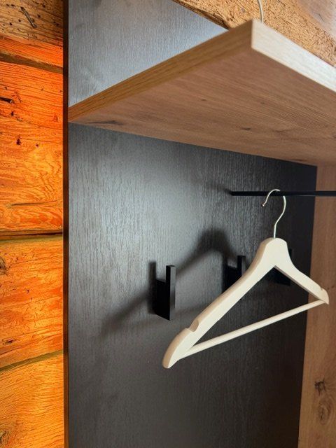 Garderobe: GARDEROBE 5-teilig inkl. Philips Hue Beleuchtung – Gebraucht aus Neuhaus SG von Mofeus 4