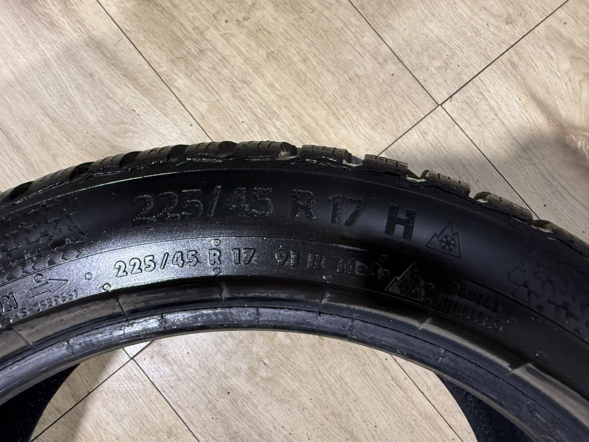 Pneus & Roues: 225/45/17 – D'occasion à Gisikon par SKR-F10 3