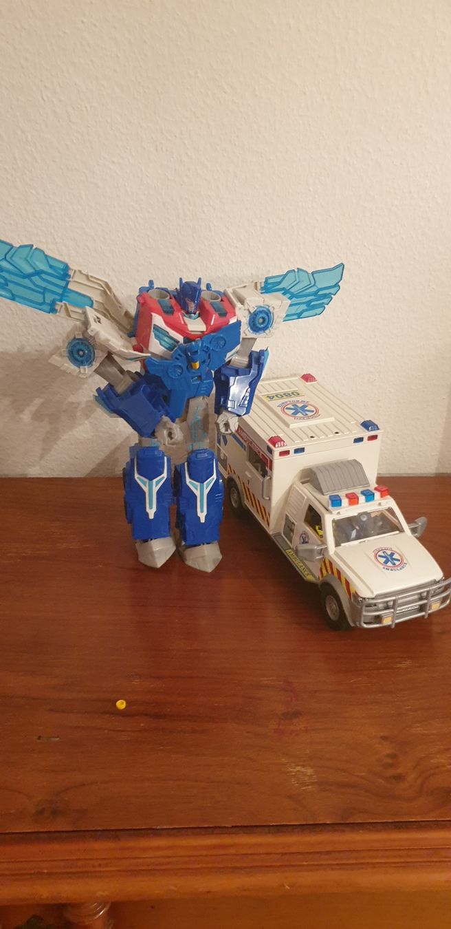 Playmobil Giocattoli: Ambulance playmobil + robot – Usato da Fribourg venduto da mal_8zjh 2