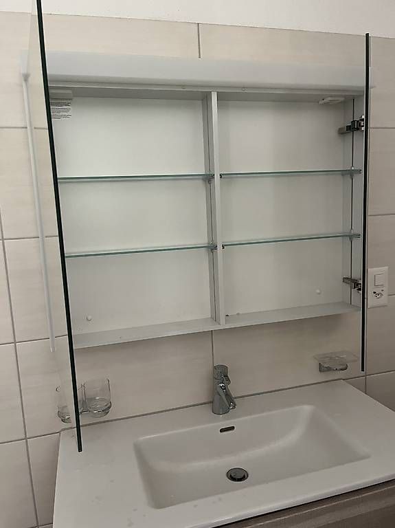 Armadi: Meuble et armoire salle de bain  – Usato da Delémont venduto da Kiko68 1