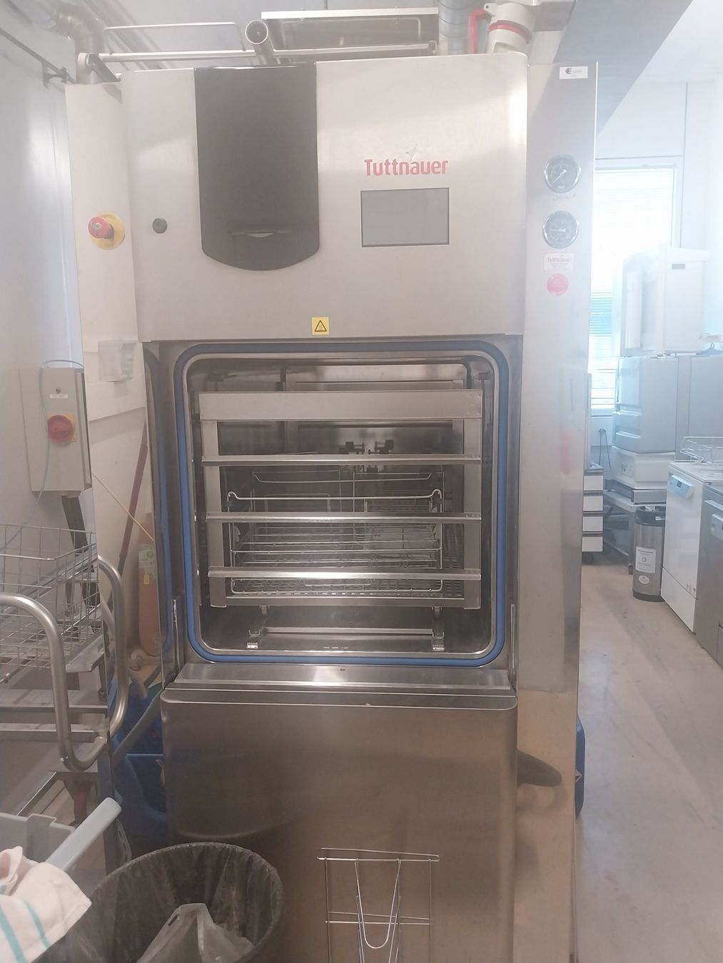 Repas pour bébés: Autoclave Tuttnauer - T-MAX 6-1 VSD – D'occasion à Plan-les-Ouates par ecl_ds57