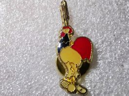 Ansteckpin 11: Hahn