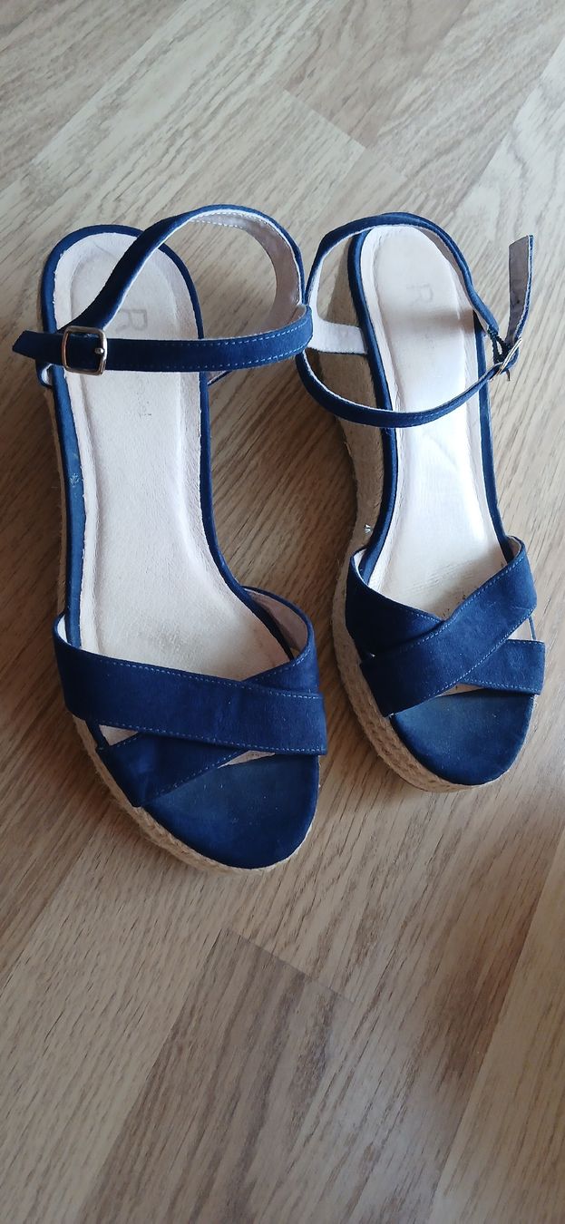 Damenschuhe: sandales,chaussures, sandales compensées – Gebraucht aus Montcherand von petiteoune75 1