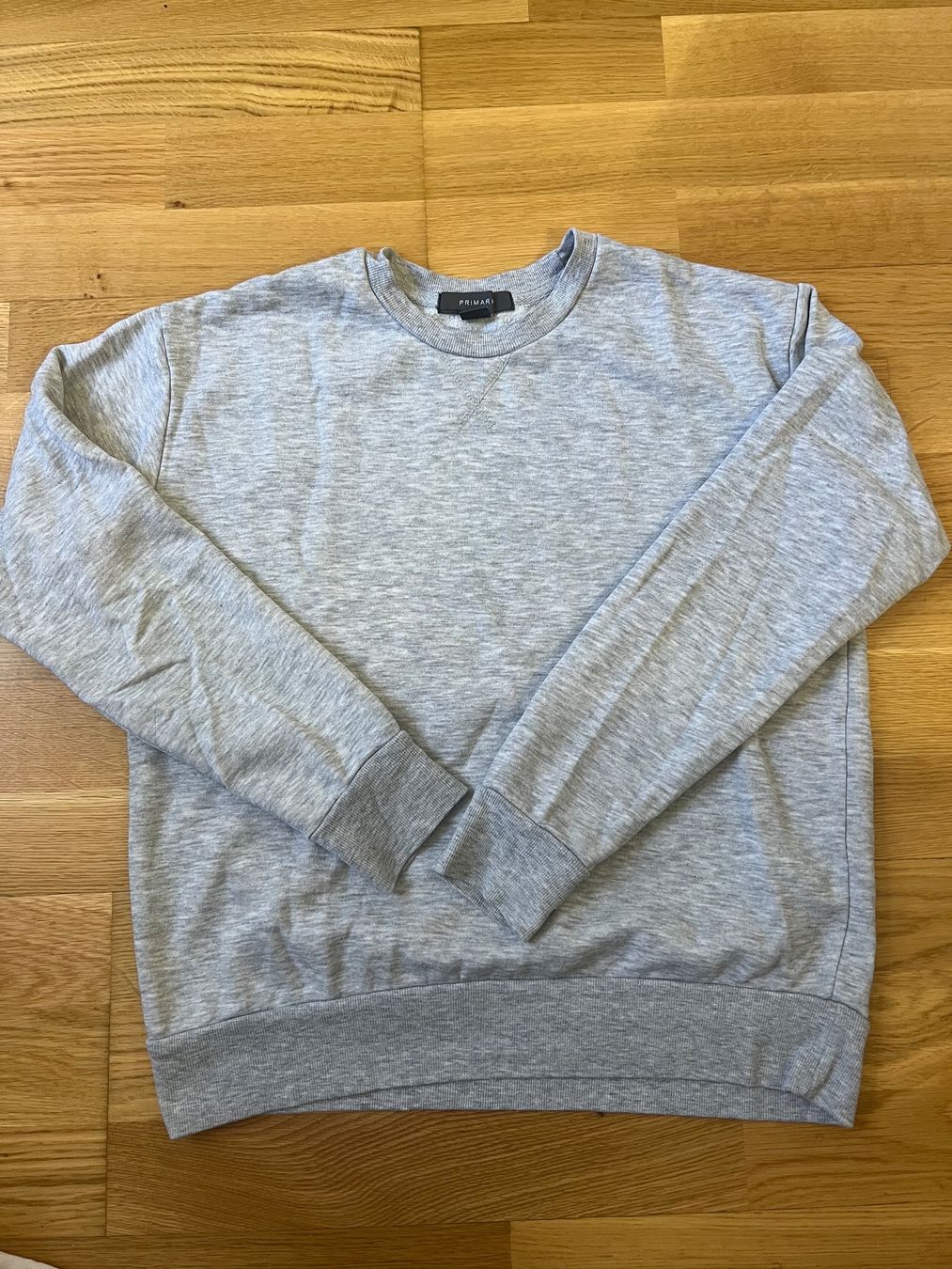 Primark Maglioni & Felpe: Grauer Pullover von Primark, Grösse XS, Top Zustand – Usato da Bern venduto da sar_56rd 1