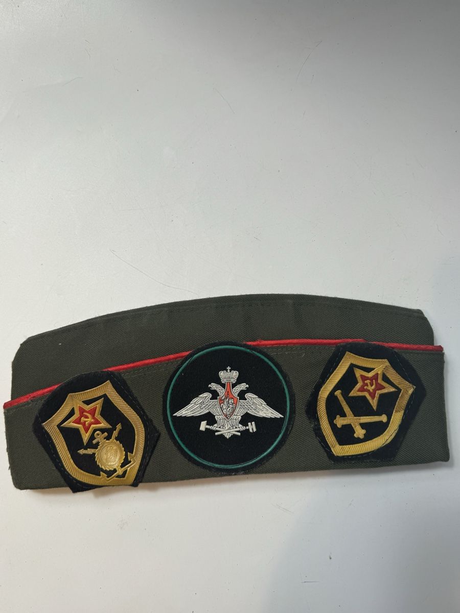 Chapeaux, bonnets & casquettes: Russischer Militär Hut mit Abzeichen – D'occasion à Grenchen par swiss.antiques 5